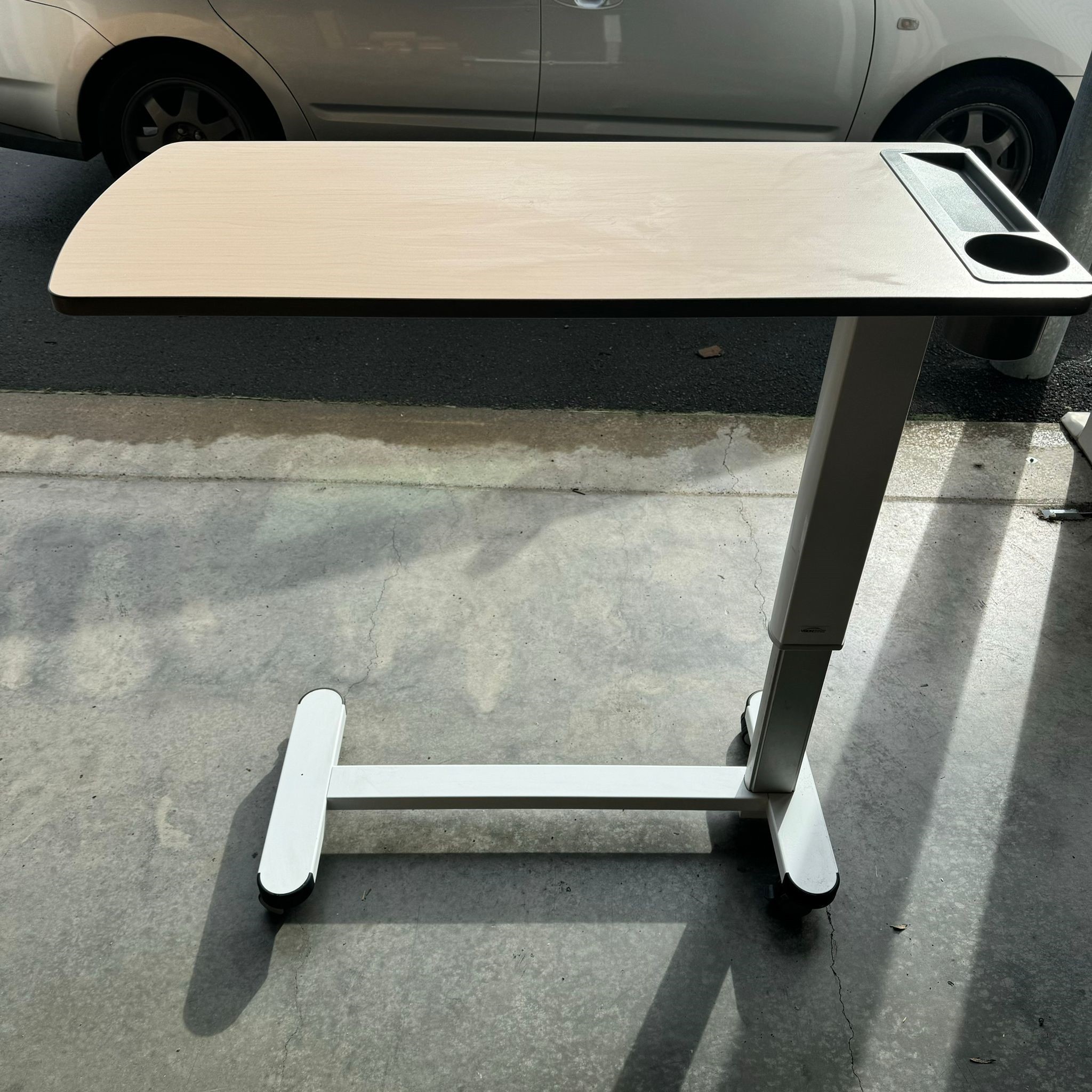 HPT200  Overbed Table