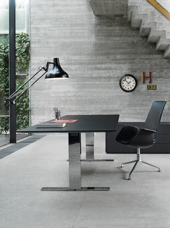 Exec V Fixed height desk