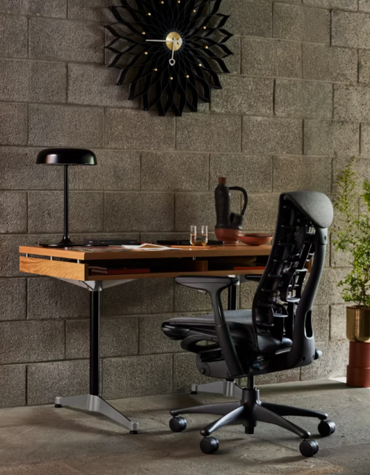 Eames® 2500 Series Executive Desk