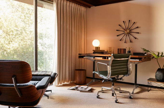 Eames® 2500 Series Executive Desk