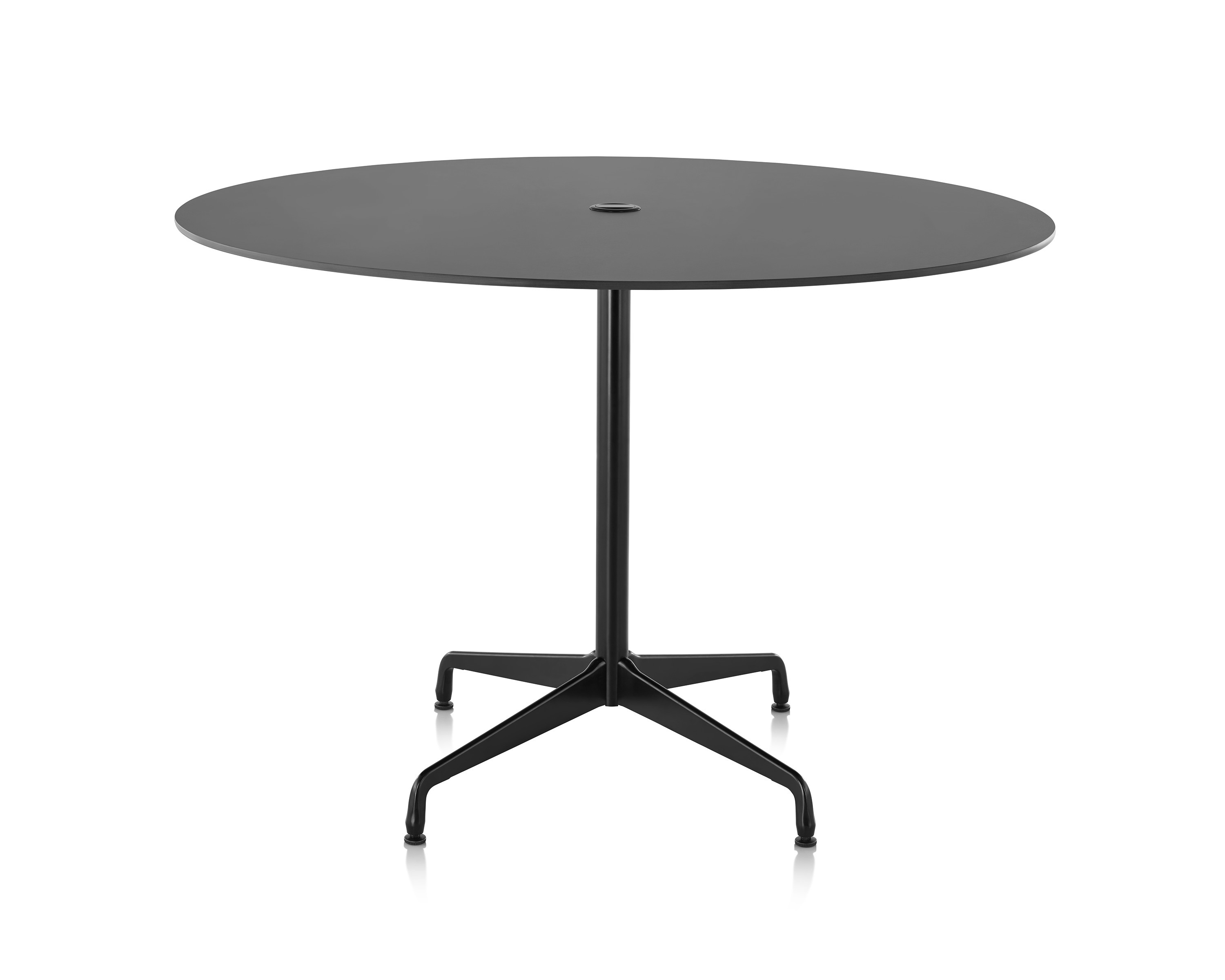 Eames Universal base