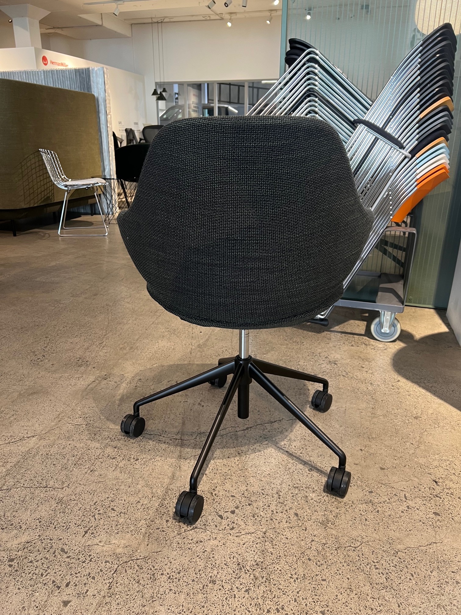 Orbit chair